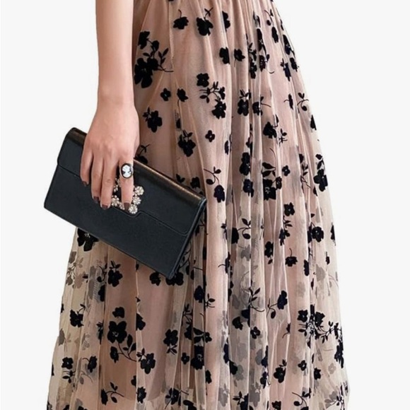 Brown Tulle Floral Size Small Medium Skirt BNWOT - Picture 8 of 8